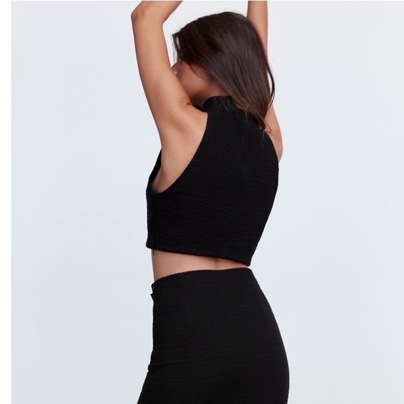 NWT ZARA TEXTURED HALTER TOP BLACK SIZE M - Picture 3 of 6